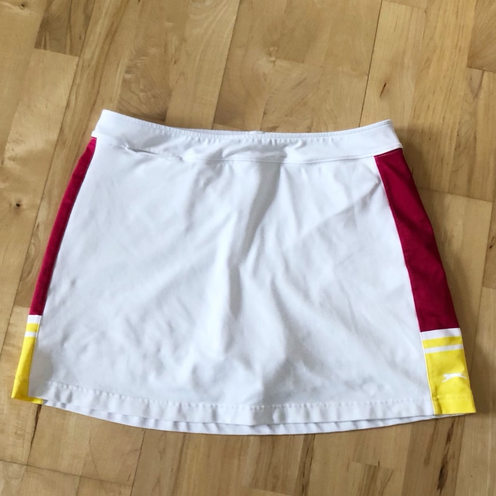 NEVER WORN SLAZENGER GOLF SKORT LARGE